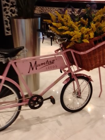 Mumtaz Leeds : image100.jpg